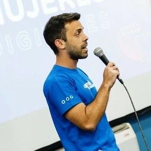 Profesor - Mateo Cernaz